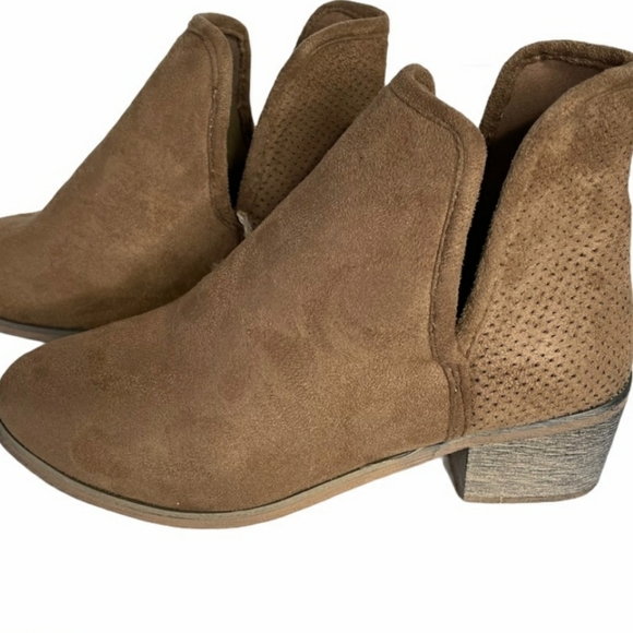 Great Fall booties! Seven7 Vegan Leather Boho bootie - Picture 2 of 8